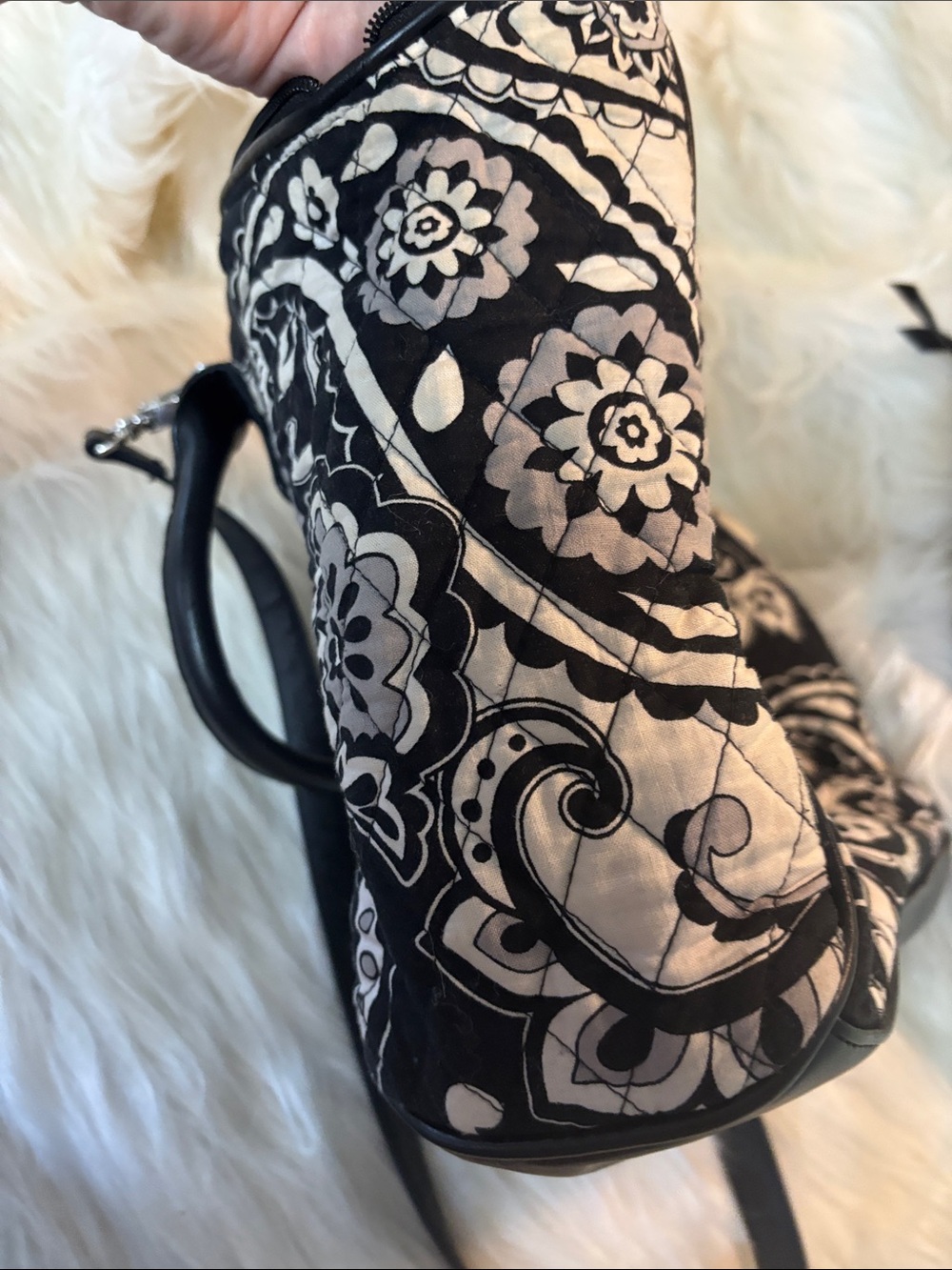 Vera Bradley Black & White Floral Quilted Shoulder Bag with Matching Pouches - Picture 7 of 11